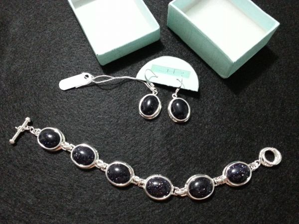 Conjunto pulseira e brincos - Pedra preta